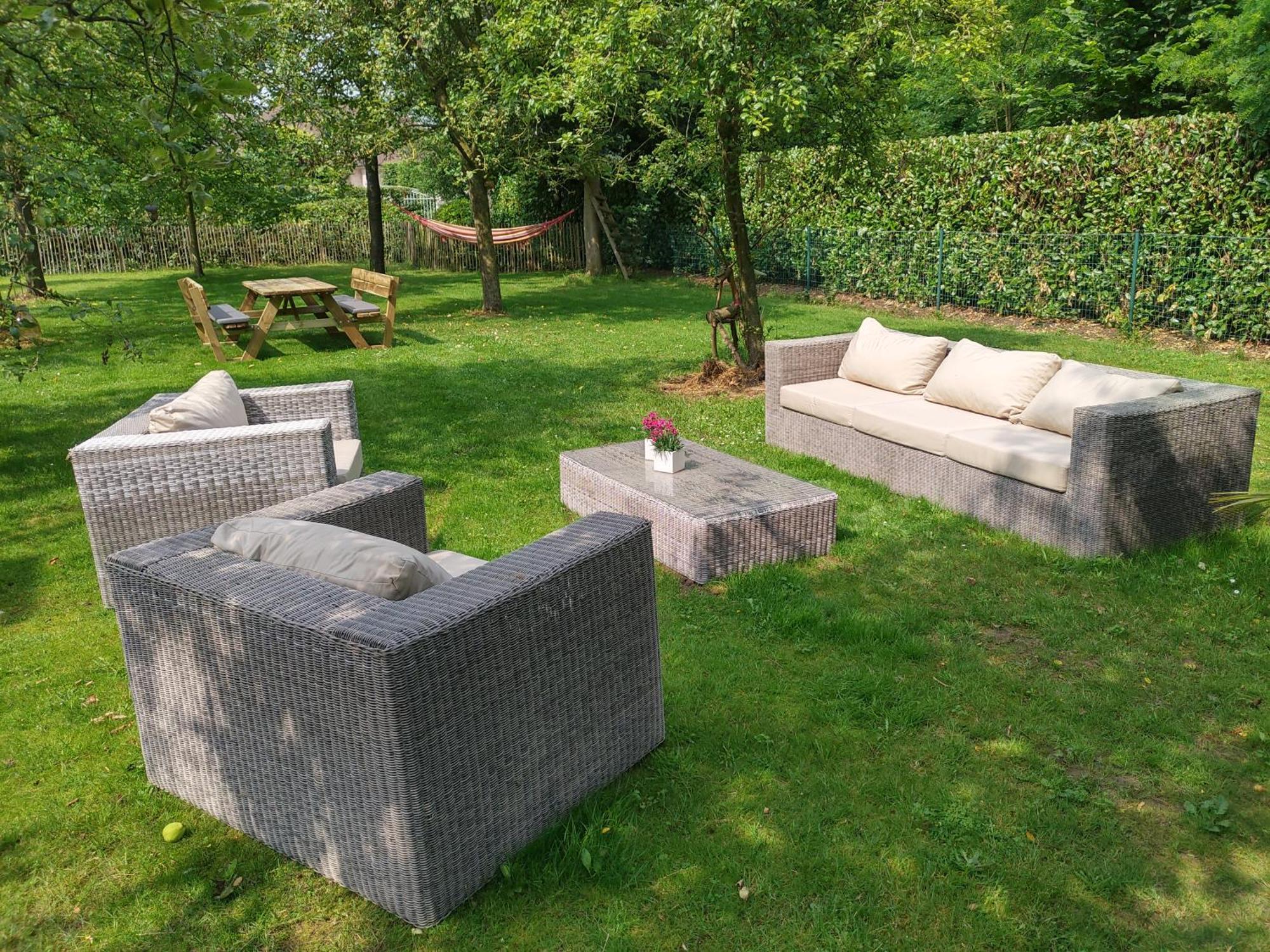 The Two Oaks - Private Garden For Guests Villa Hertsberge Exterior foto