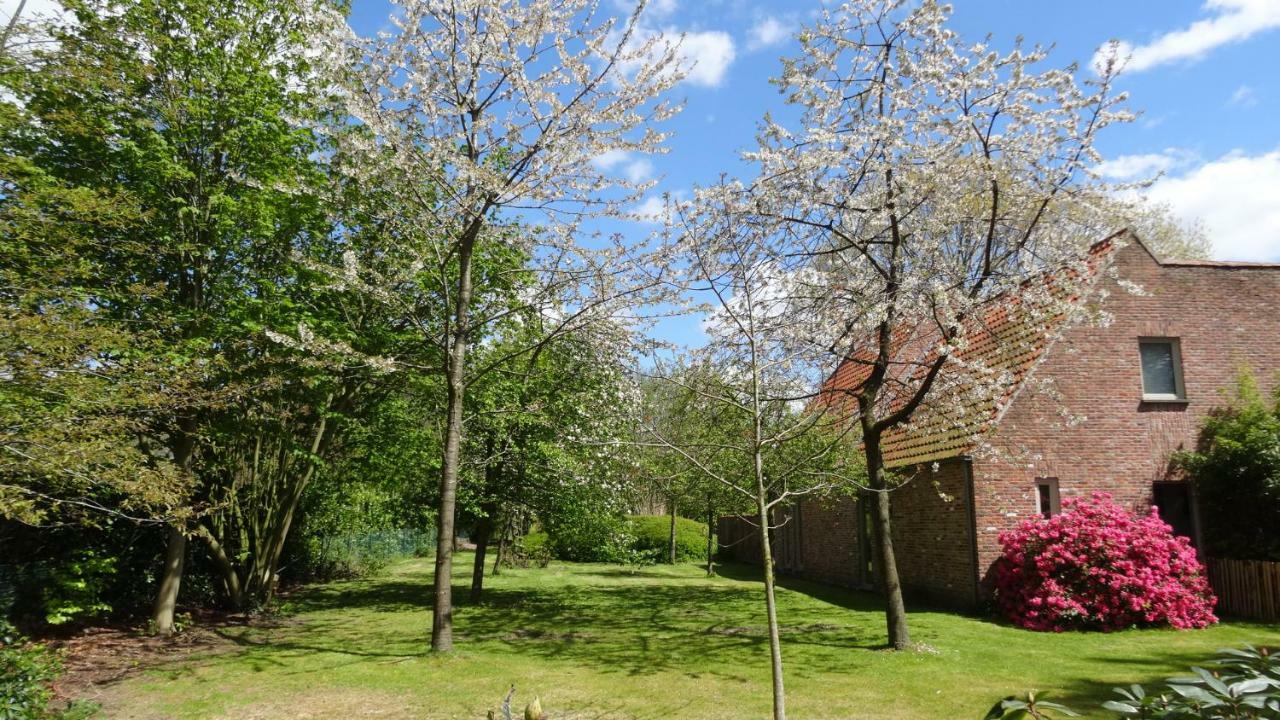 The Two Oaks - Private Garden For Guests Villa Hertsberge Exterior foto